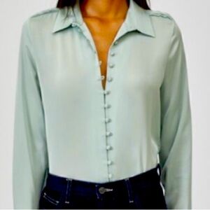 Women's Equipment Femme Fleur satin blouse mint green size med.
